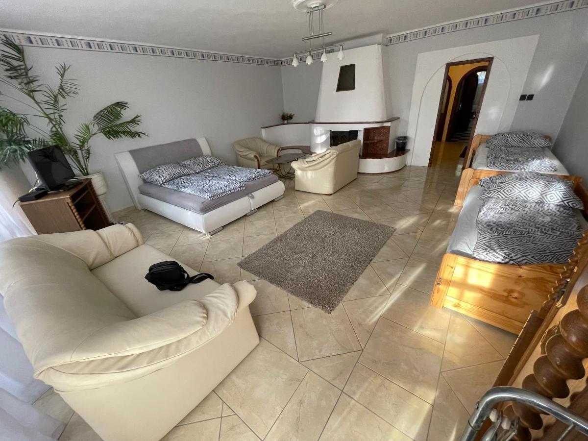 Szimpla Vendeghaz Otel Miskolc Dış mekan fotoğraf